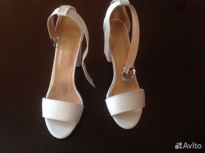 Босоножки кожаные 40 р