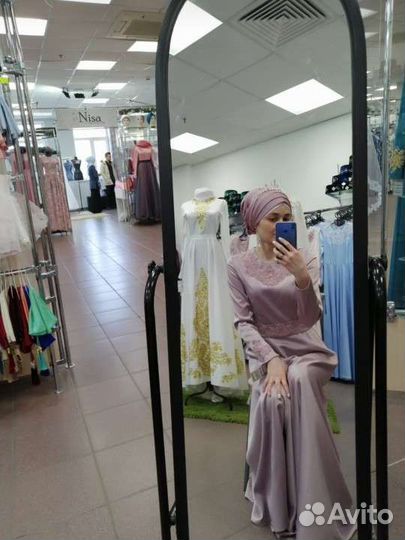 Платье на никах