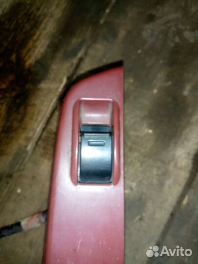 Кнопка стеклоп задн прав Toyota Hilux Surf