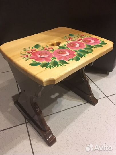 Деревянные детские стульчики с традиционными русск