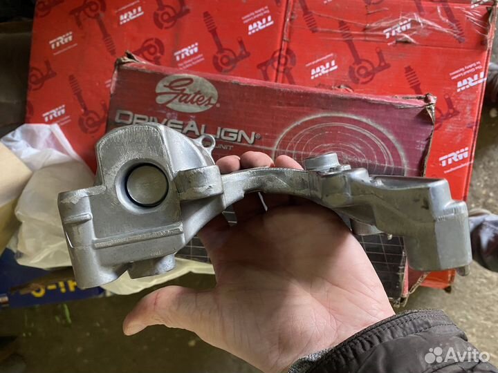 Натяжитель ремня генератора Toyota Camry V40/V50
