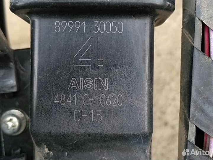 Ручка передняя левая Toyota Land Cruiser 200