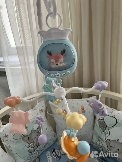 Музыкальный мобиль на кроватку с держателем