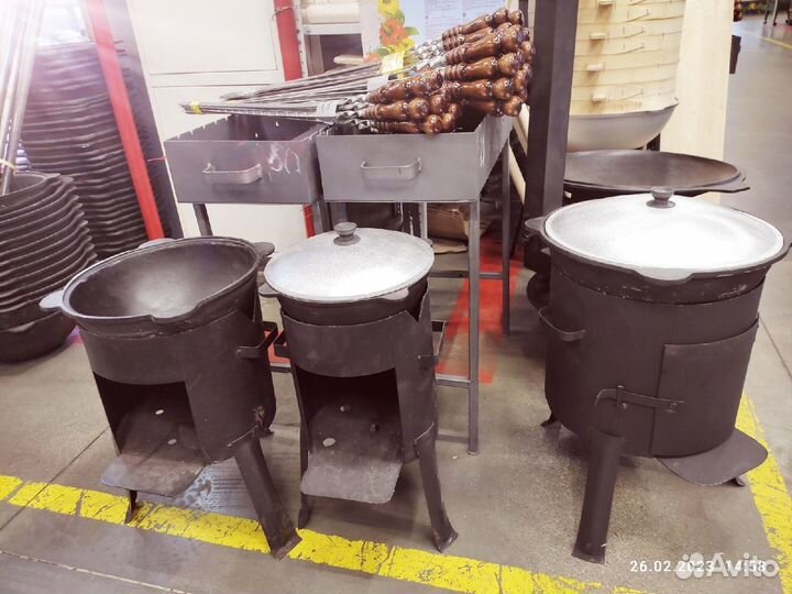 Казан чугунный 10 л с печкой с трубой