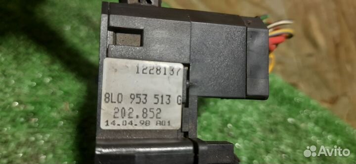 Переключатель поворотов подрулевой passat b5