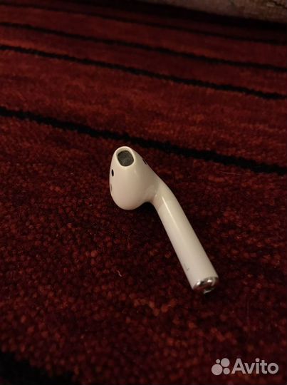 Левый наушник Airpods 2 поколения оригинал
