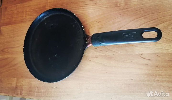 Посуда, сковорода для дачи или квартиры