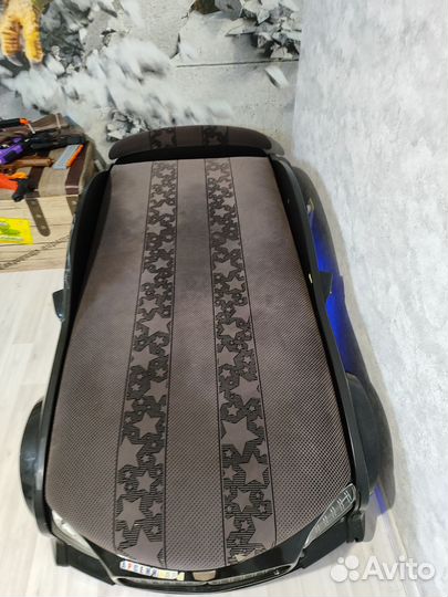 Детская кровать машинка