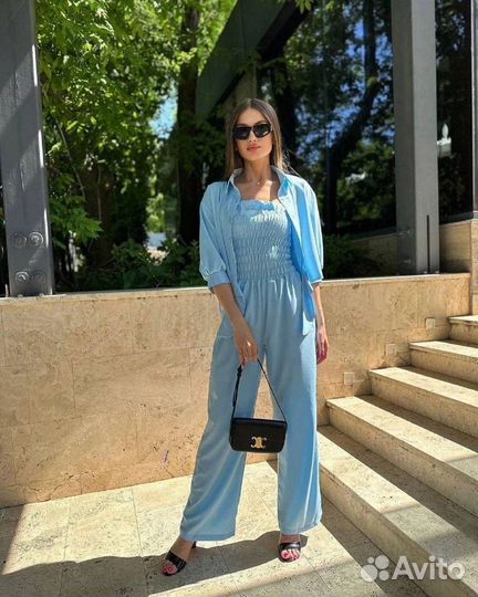 Женский костюм