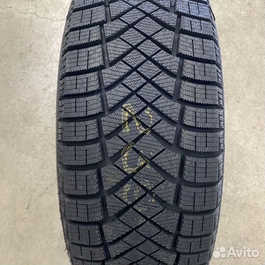 Pirelli Ice Zero FR 245/40 R18 H