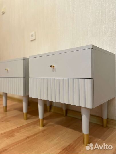 Тумба прикроватная