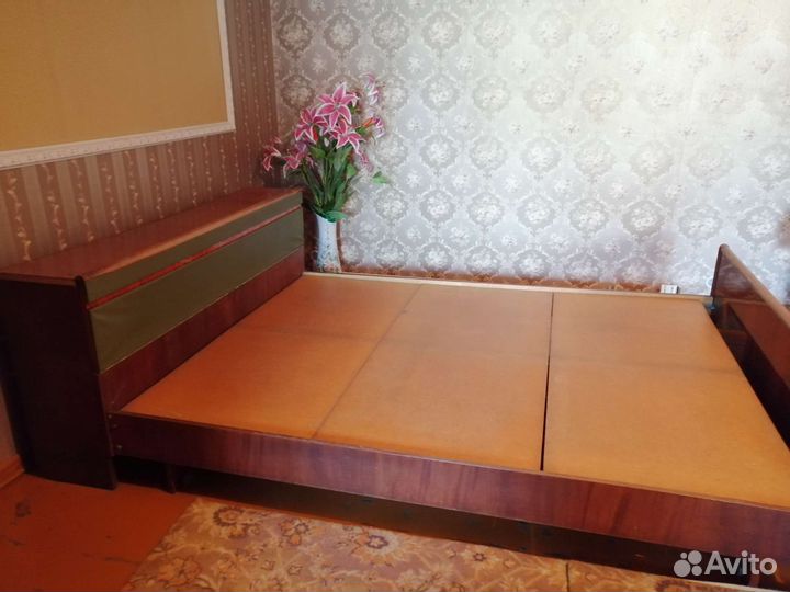 Кровать двухспальная с матрасом бу