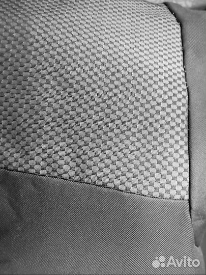 Чехлы на сиденья в машину