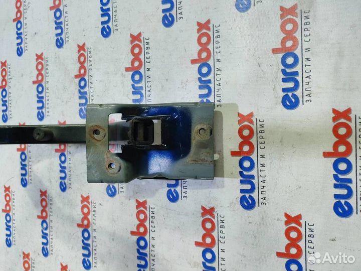 Петля крышки багажника Nissan Cefiro (A33)