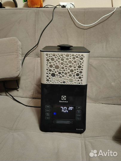 Увлажнитель Electrolux EHU 3710D