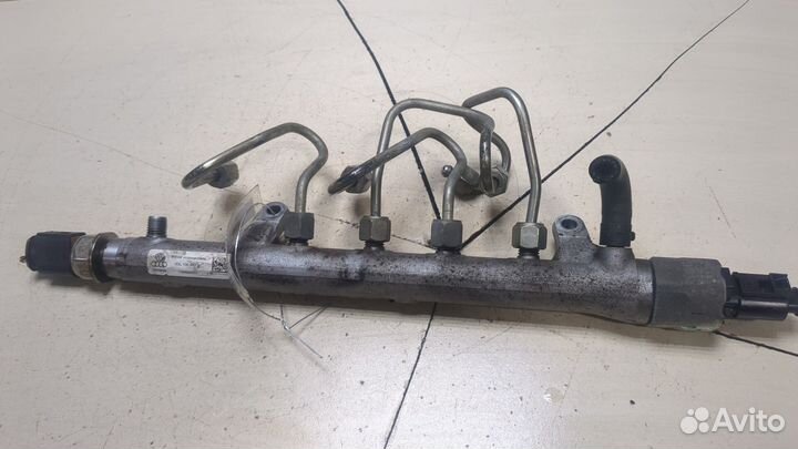 Рампа топливная Volkswagen Polo, 2010