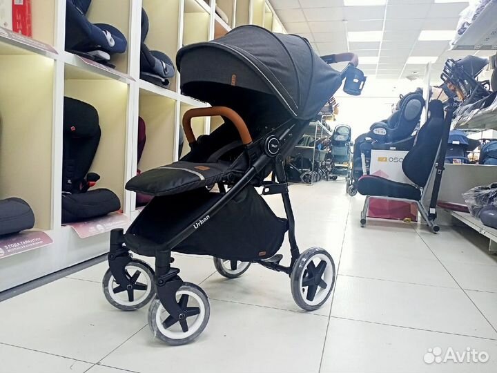 Прогулочная коляска Carrello Urban Black
