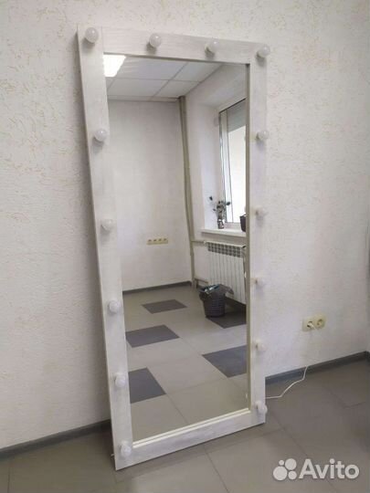 Зеркало в полный рост с лампочками