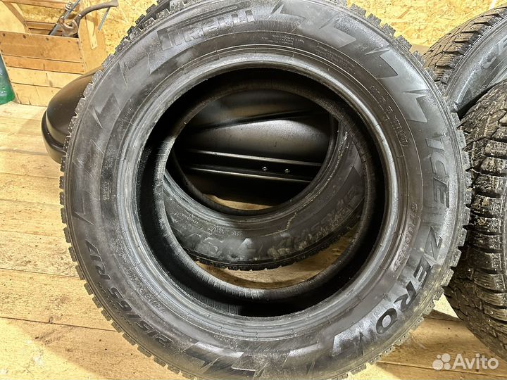 Pirelli Ice Zero 215/65 R17