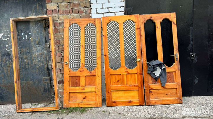 Двери межкомнатные деревянные с коробкой