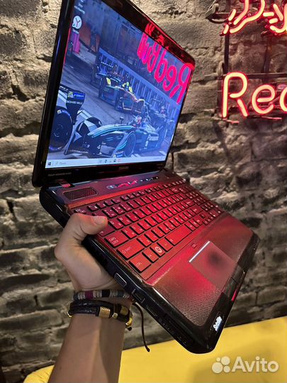 Toshiba 15.6 core i5 4gb ssd128gb geforce 330