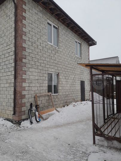 Коттедж 180 м² на участке 8 сот.