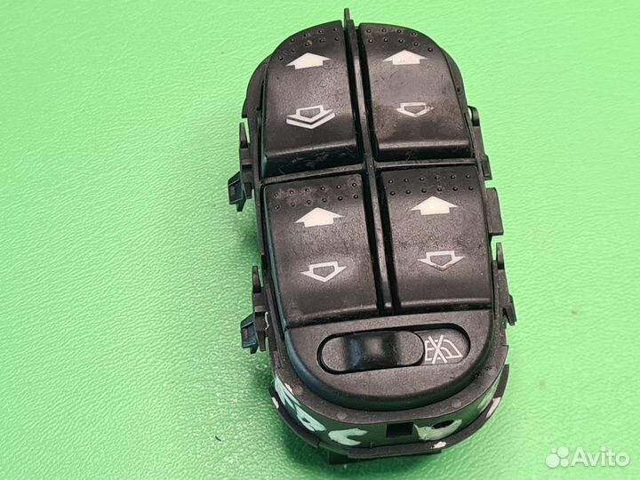 Блок управления стеклоподъемниками Ford Focus I