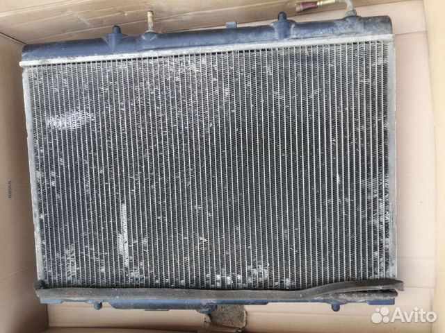 Радиатор б/у на Митсубиси монтеро спорт