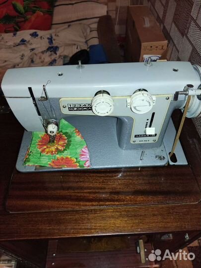 Швейная машина Чайка 3