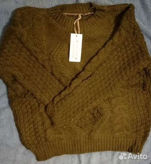Свитер