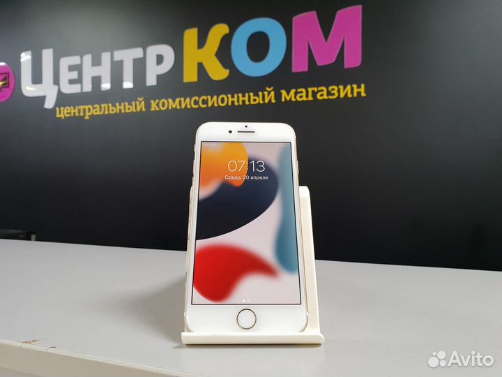 Смартфон Apple iPhone 7 2/128 Золотой