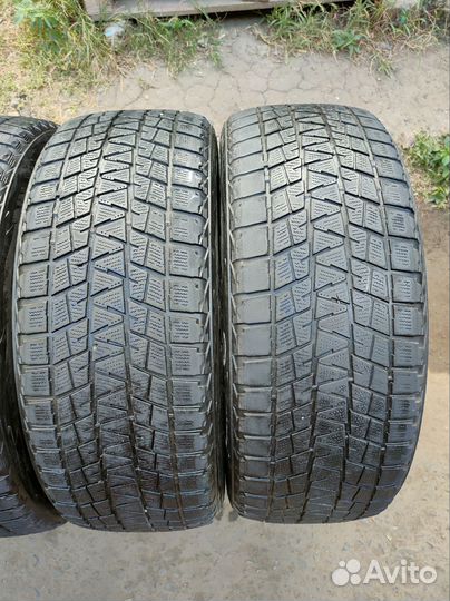 Bridgestone Blizzak DM-V1 235/60 R17