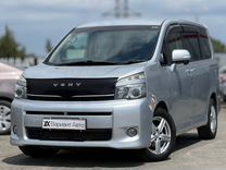 Toyota Voxy 2.0 CVT, 2012, 225 000 км, с пробегом, цена 1 647 000 руб.
