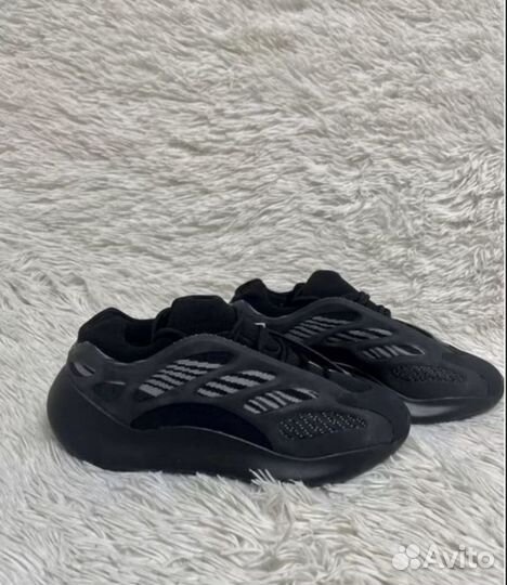 Adidas yeezy boost 700