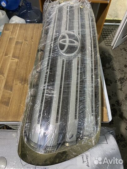 Решотка радиатора Ланд Крузер 200