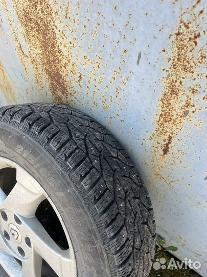 Tigar SUV Ice 215/65 R16 102T