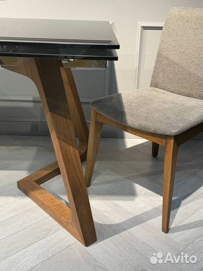 Обеденный стол Бостон