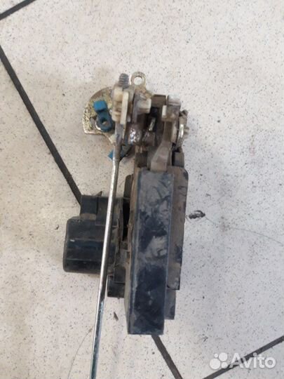 Замок дверной передний правый Chevrolet Lacetti