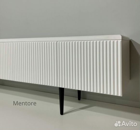 Тумба тв Bravo на опорах (200х40х30 см)