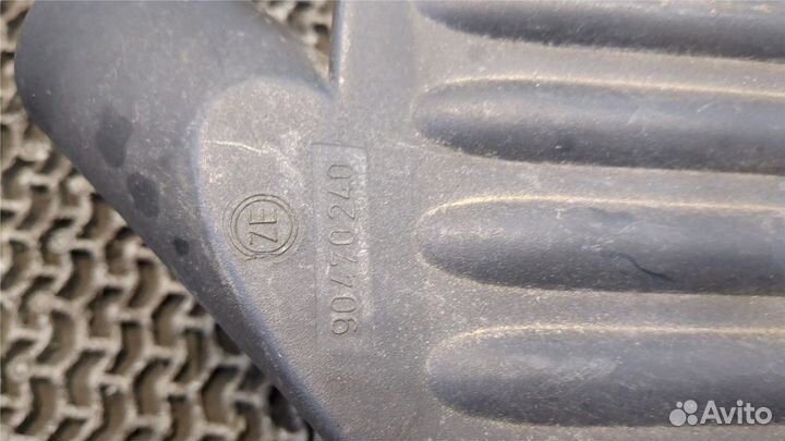 Корпус воздушного фильтра Opel Tigra, 1995