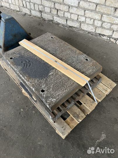 Плиты дробящие Resta 7x5 PEH/0120 DCJ 710*500