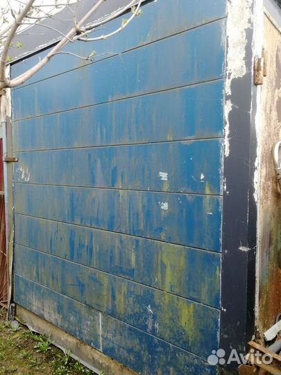 Курятник зимний с курами, бытовка