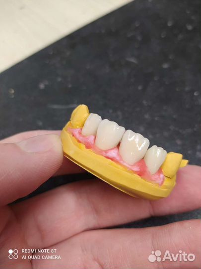 Зубной техник