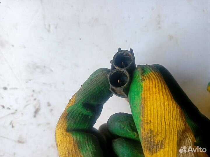 Датчик положения коленвала Toyota Corolla 150