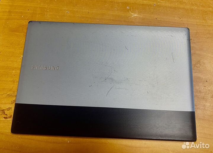 Ноутбук Samsung RV520