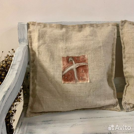 Декоративная подушка с авторской росписью