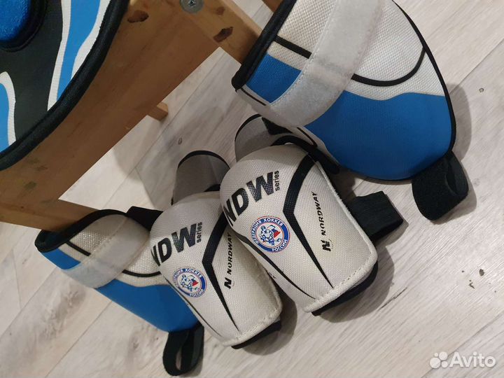 Нагрудник хоккейный