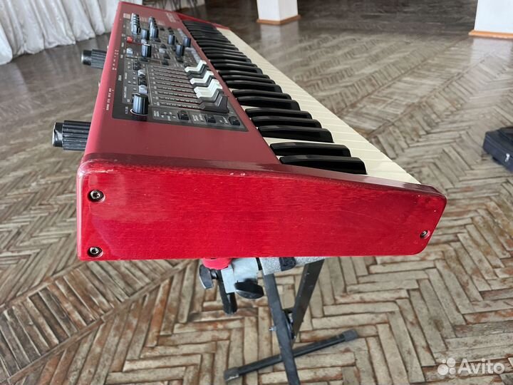 Синтезатор Nord electro 5 D 63