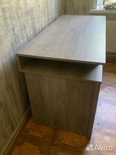Продам стол