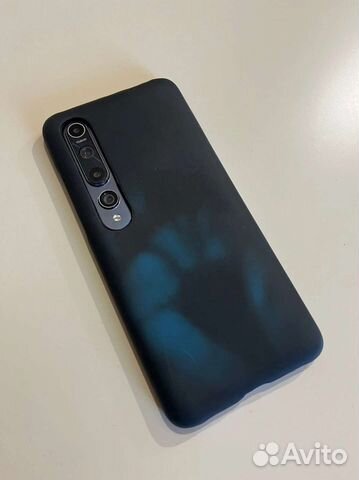 Термочехол для Xiaomi mi 10 реагирует на тепло